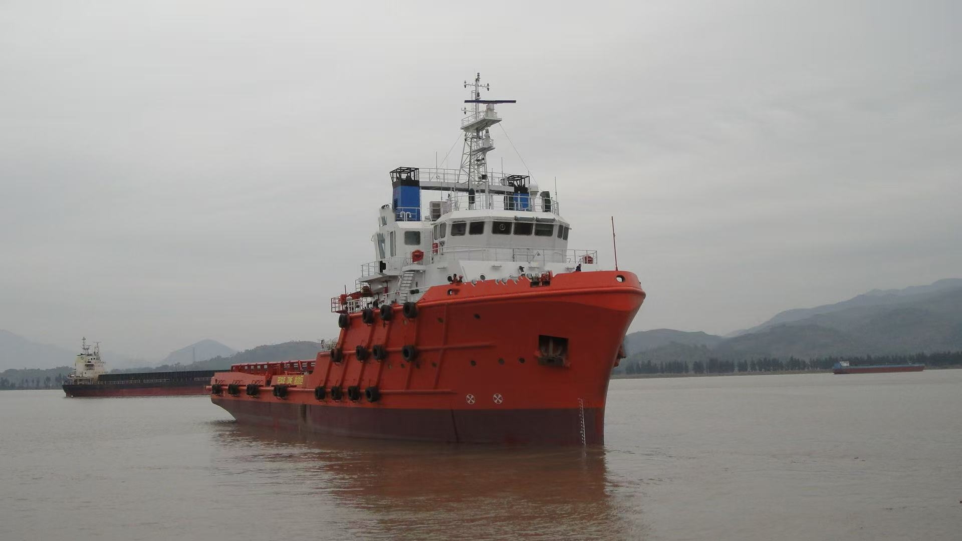 出售6000 马力平台供应船