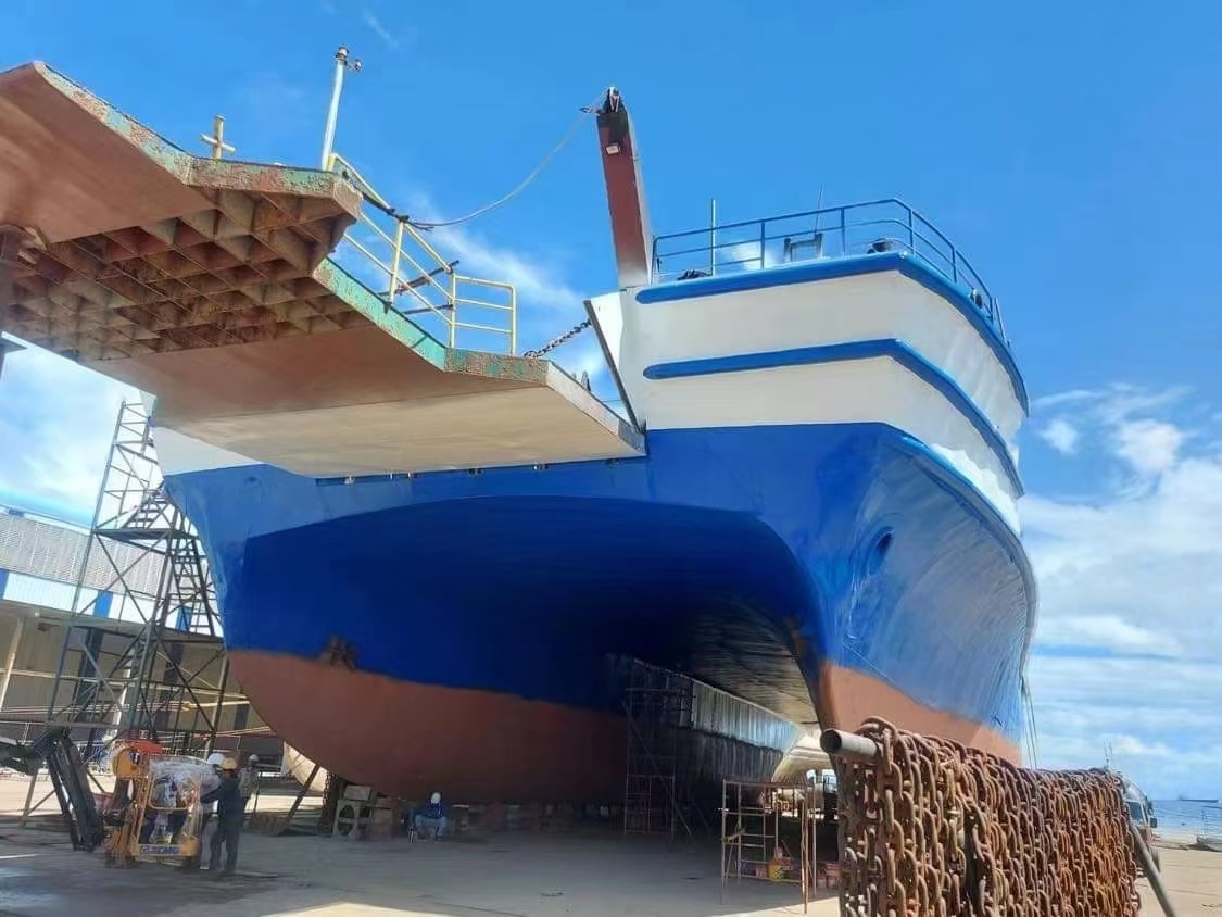 出售200人车客渡船